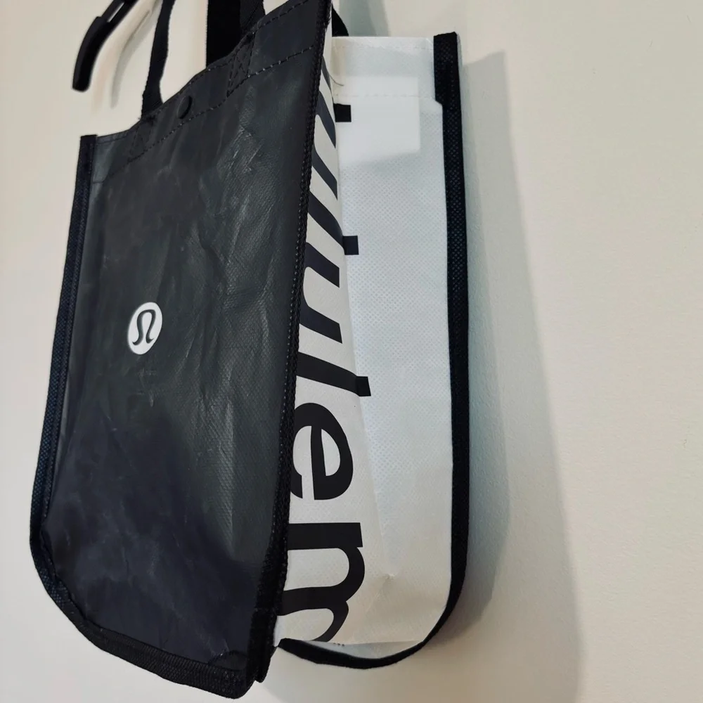 lululemon athletica Holiday Special Edition Small Reusable Tote Carryall Gym Bag